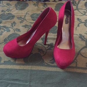 Charlotte Russe red pumps